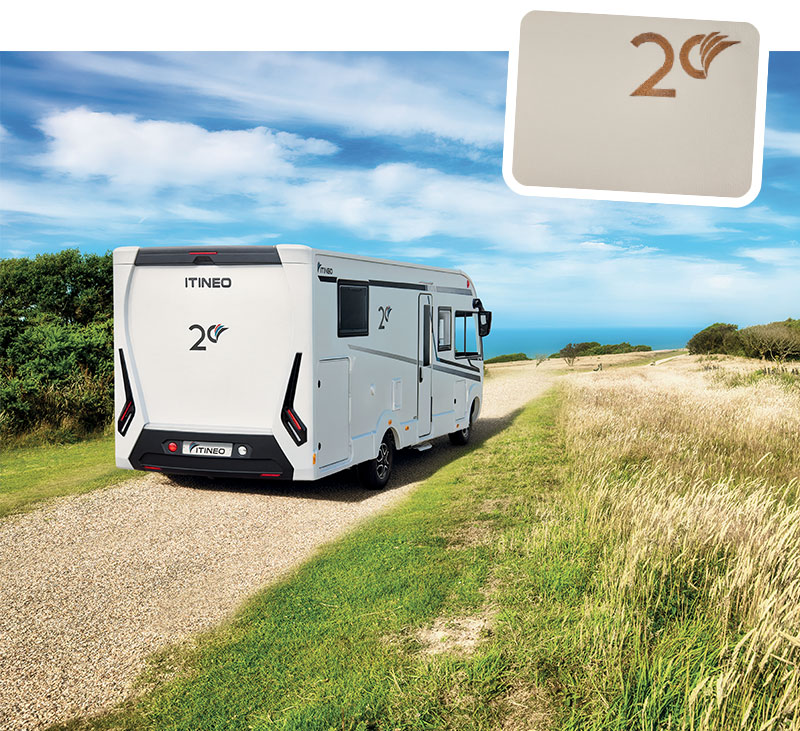 Vue arri�re d'un camping-car 20 ans ITINEO 2027
